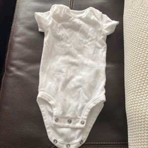 White Newborn Short Sleeve v Onesie